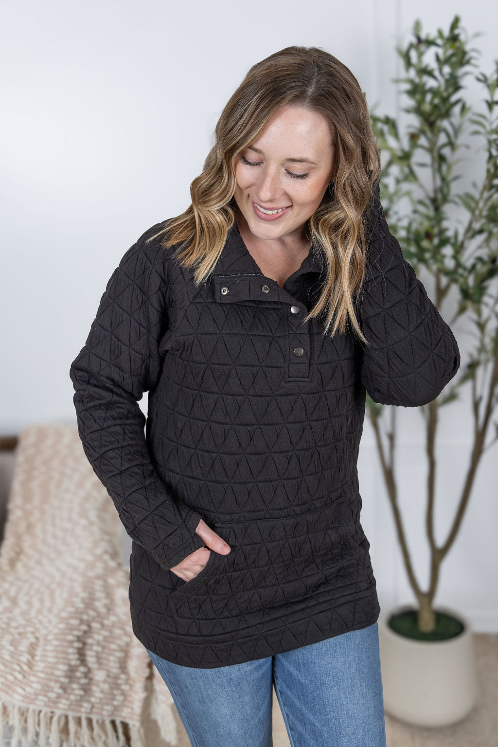 Geometric Button Snap Pullover - Black